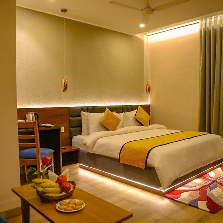 Four Leaf Hotel - Sapphire Blue, Varanasi Exterior photo