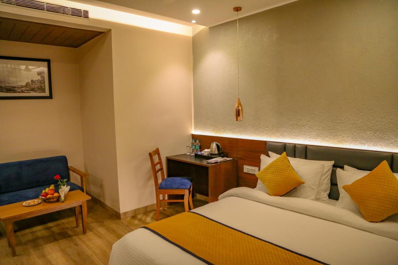 Four Leaf Hotel - Sapphire Blue, Varanasi Exterior photo