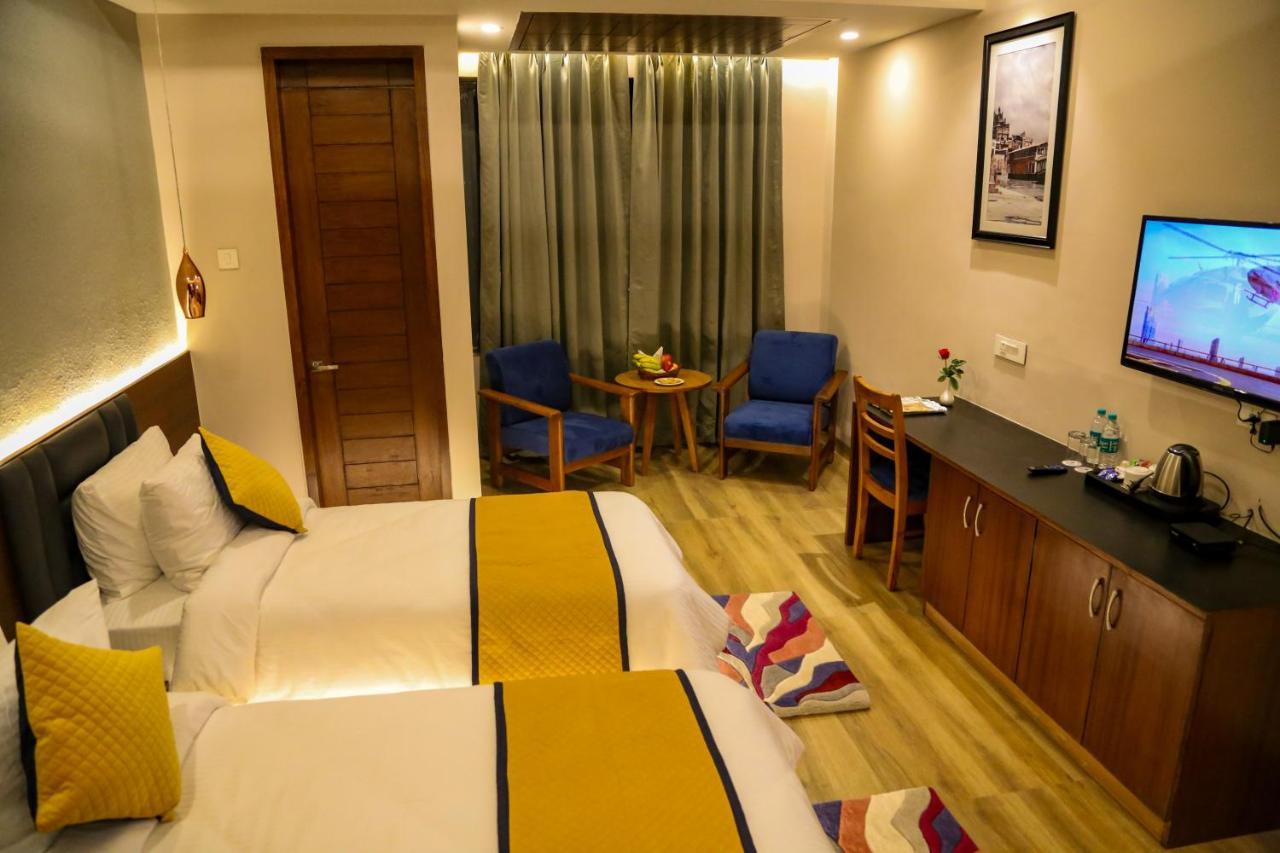 Four Leaf Hotel - Sapphire Blue, Varanasi Exterior photo