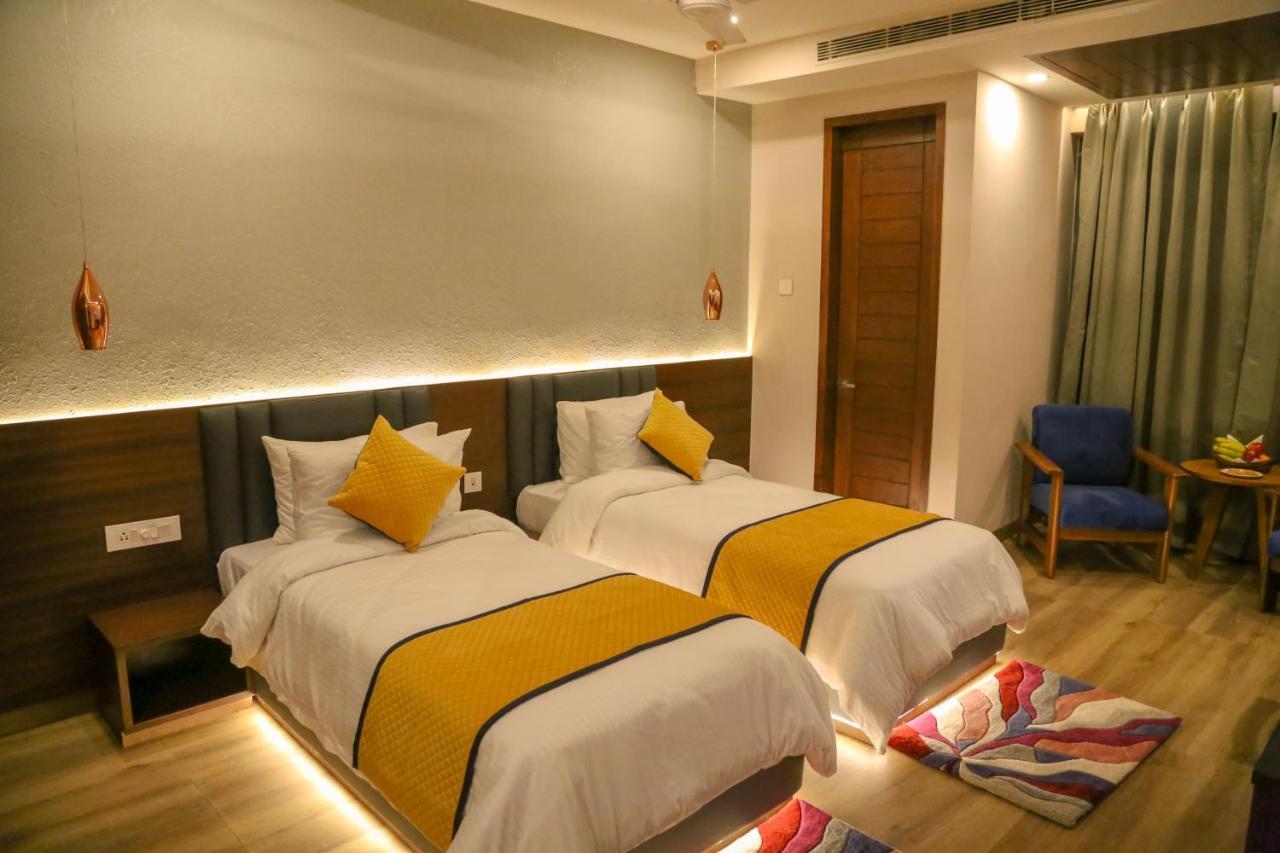 Four Leaf Hotel - Sapphire Blue, Varanasi Exterior photo