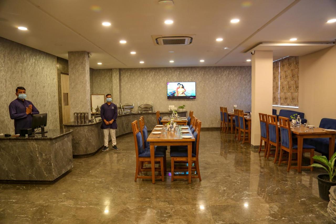 Four Leaf Hotel - Sapphire Blue, Varanasi Exterior photo