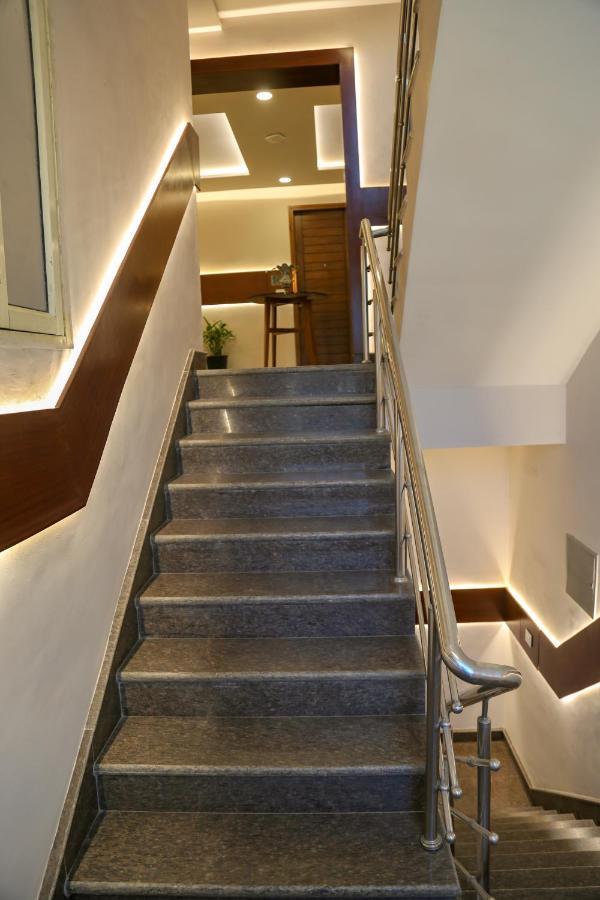 Four Leaf Hotel - Sapphire Blue, Varanasi Exterior photo
