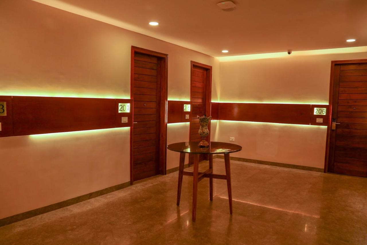 Four Leaf Hotel - Sapphire Blue, Varanasi Exterior photo
