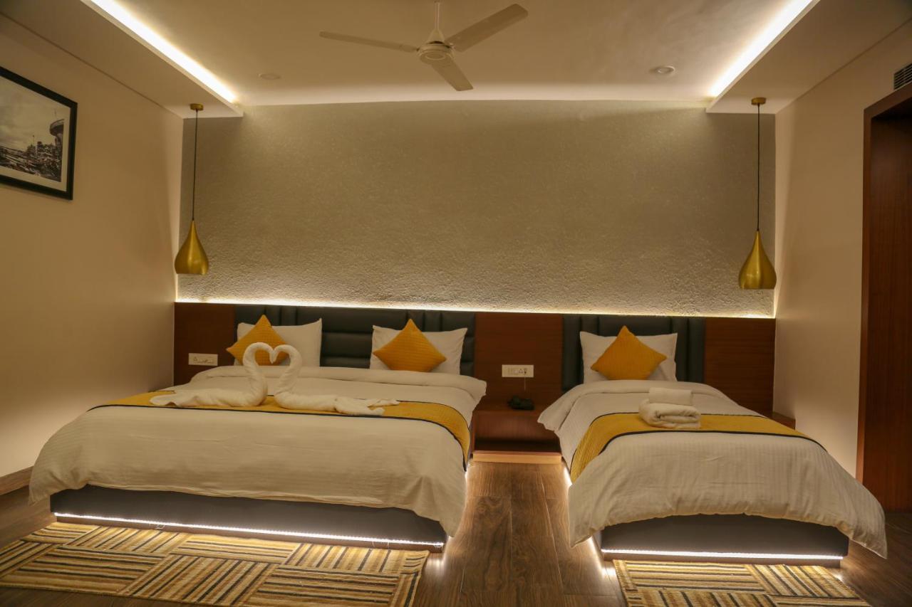 Four Leaf Hotel - Sapphire Blue, Varanasi Exterior photo
